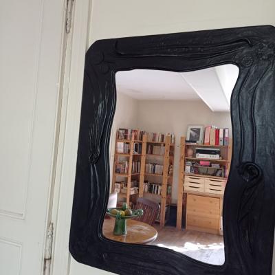 grand miroir noir  cuir 67 X55 cm 150€